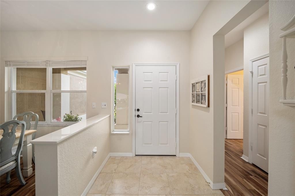 待售: $305,000 (2 贝兹, 2 浴室, 1452 平方英尺)