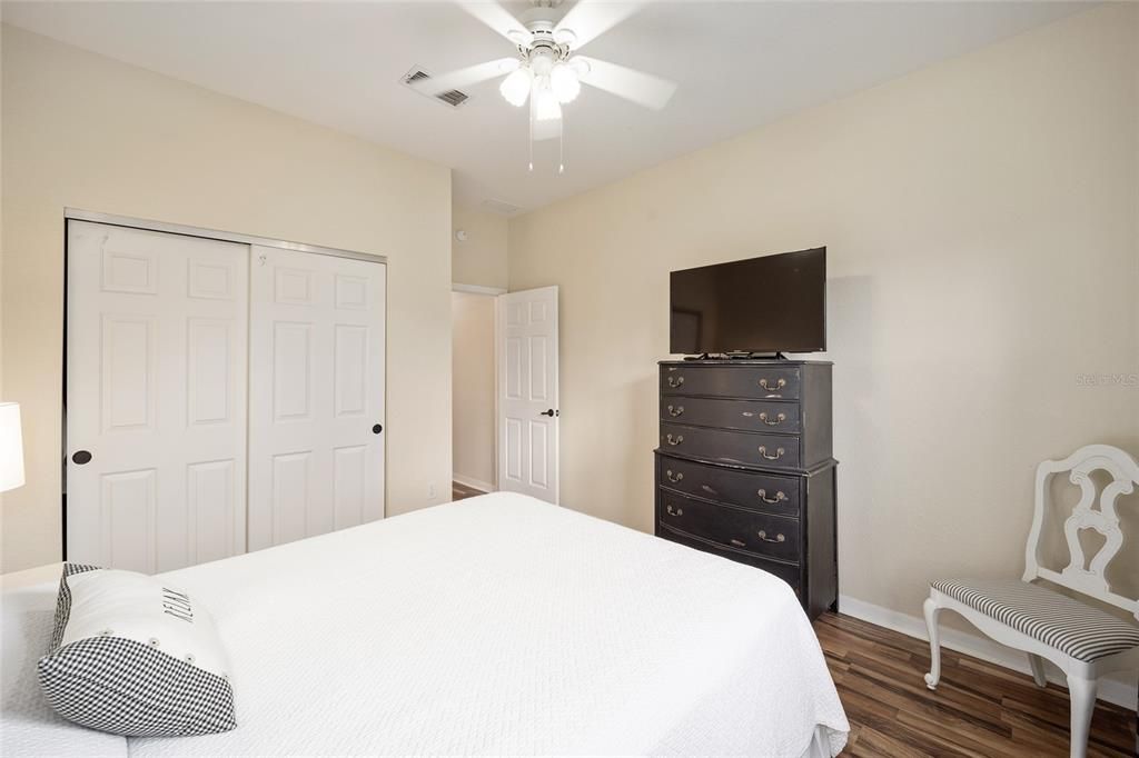 待售: $305,000 (2 贝兹, 2 浴室, 1452 平方英尺)