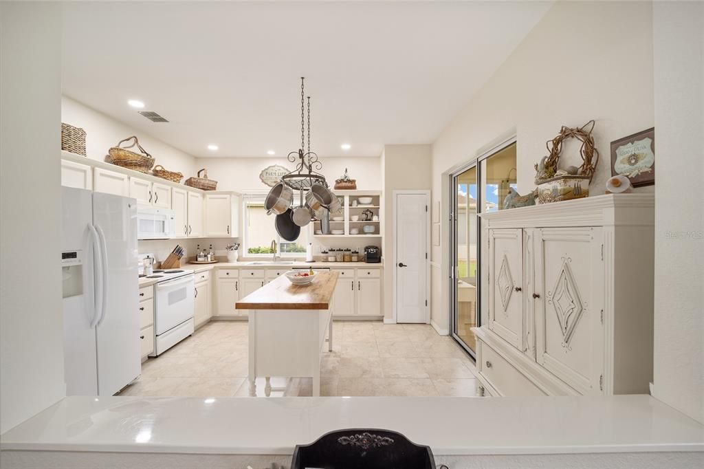 待售: $305,000 (2 贝兹, 2 浴室, 1452 平方英尺)