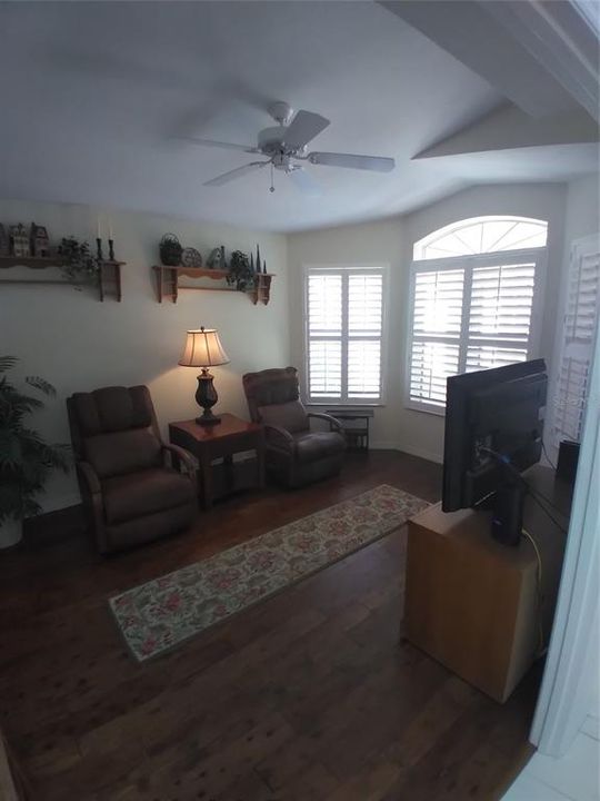 For Sale: $424,900 (3 beds, 2 baths, 1732 Square Feet)