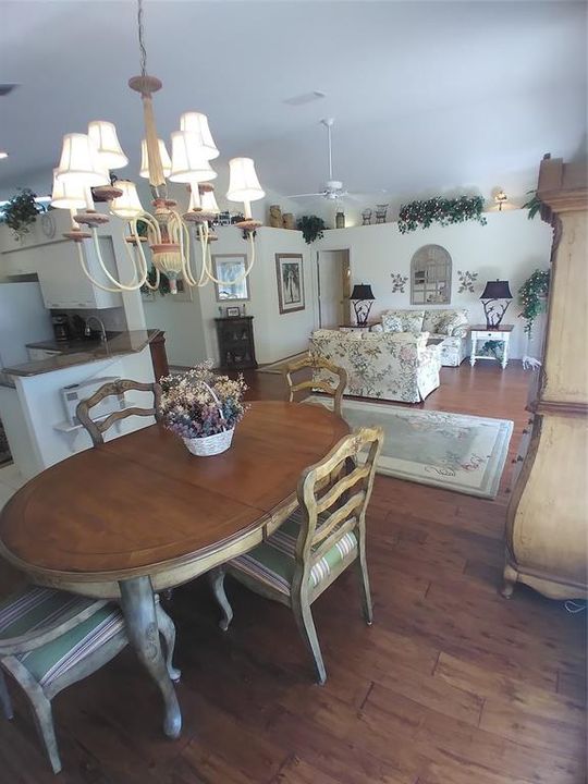 For Sale: $424,900 (3 beds, 2 baths, 1732 Square Feet)