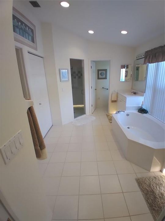 For Sale: $424,900 (3 beds, 2 baths, 1732 Square Feet)