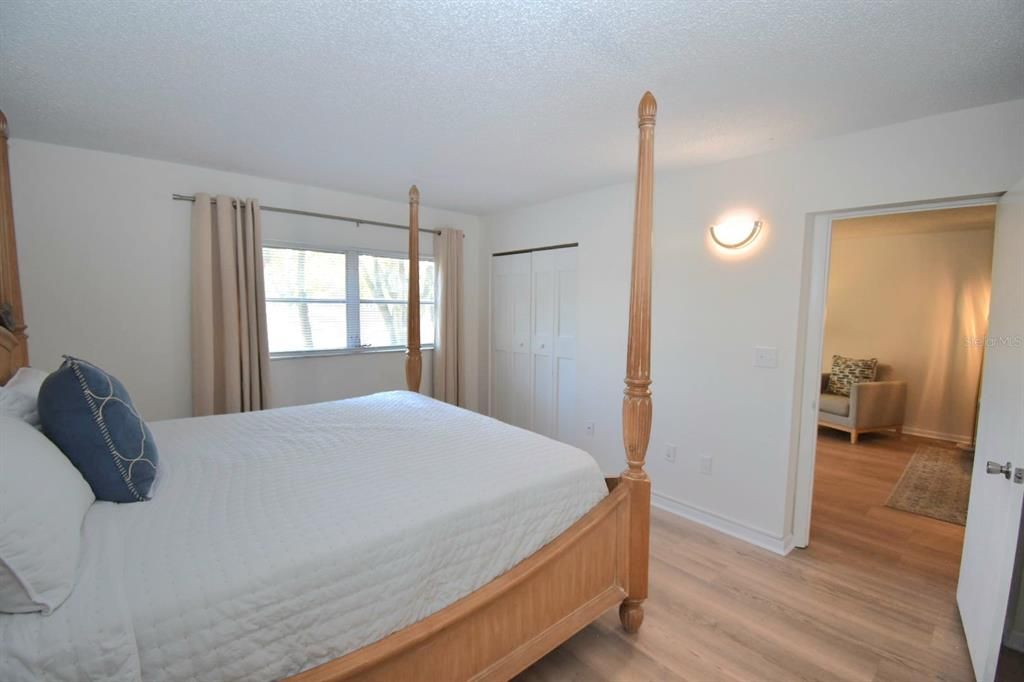 待售: $145,000 (2 贝兹, 2 浴室, 965 平方英尺)