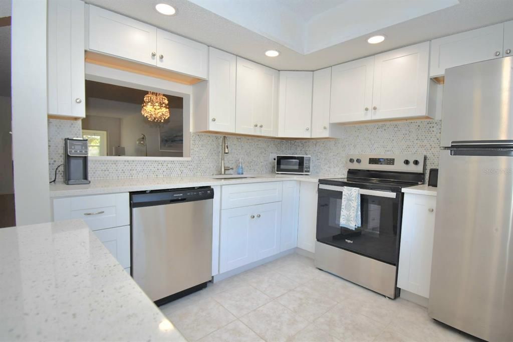 待售: $145,000 (2 贝兹, 2 浴室, 965 平方英尺)