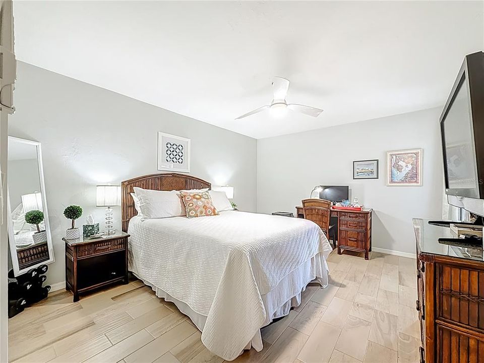 For Sale: $519,900 (2 beds, 2 baths, 1400 Square Feet)