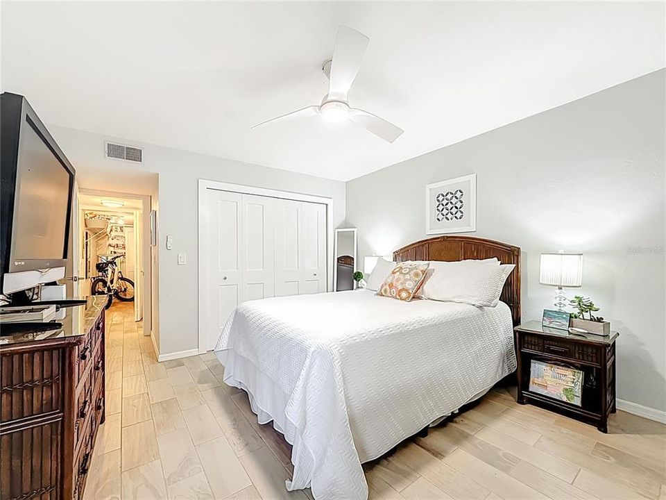 For Sale: $519,900 (2 beds, 2 baths, 1400 Square Feet)