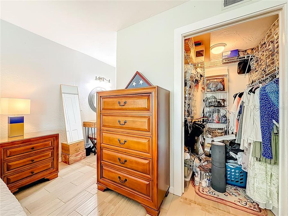 For Sale: $519,900 (2 beds, 2 baths, 1400 Square Feet)