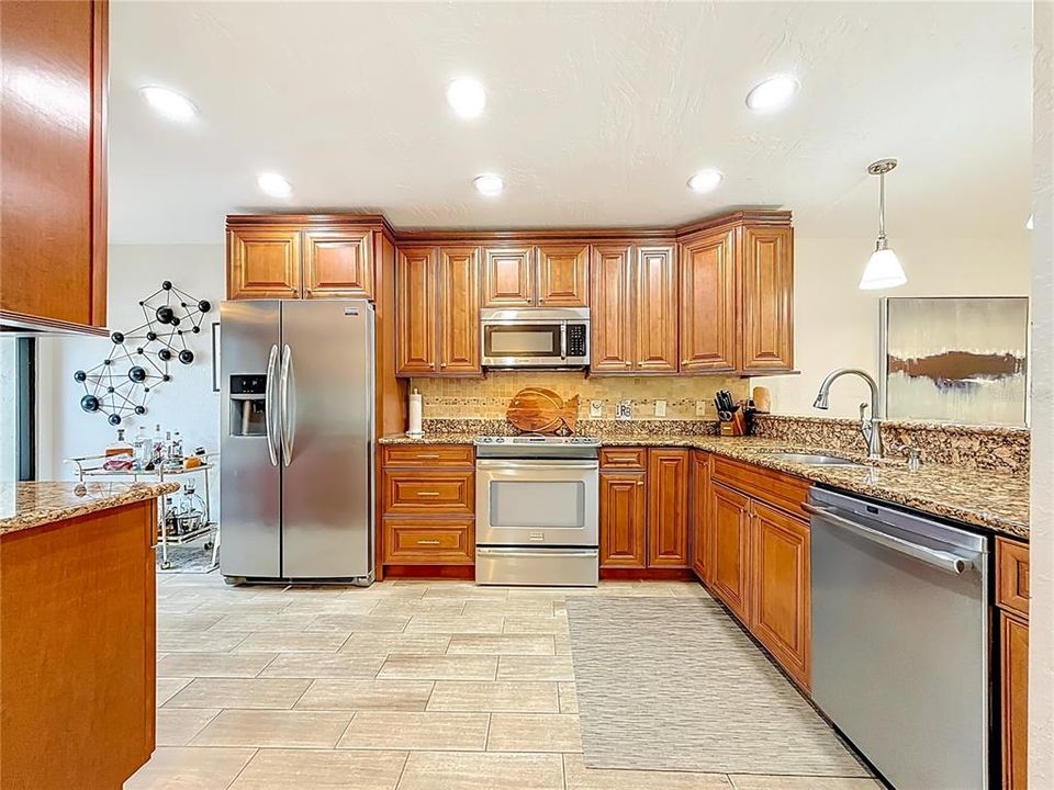 For Sale: $519,900 (2 beds, 2 baths, 1400 Square Feet)