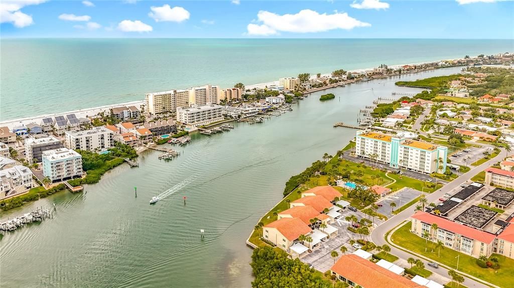 For Sale: $519,900 (2 beds, 2 baths, 1400 Square Feet)