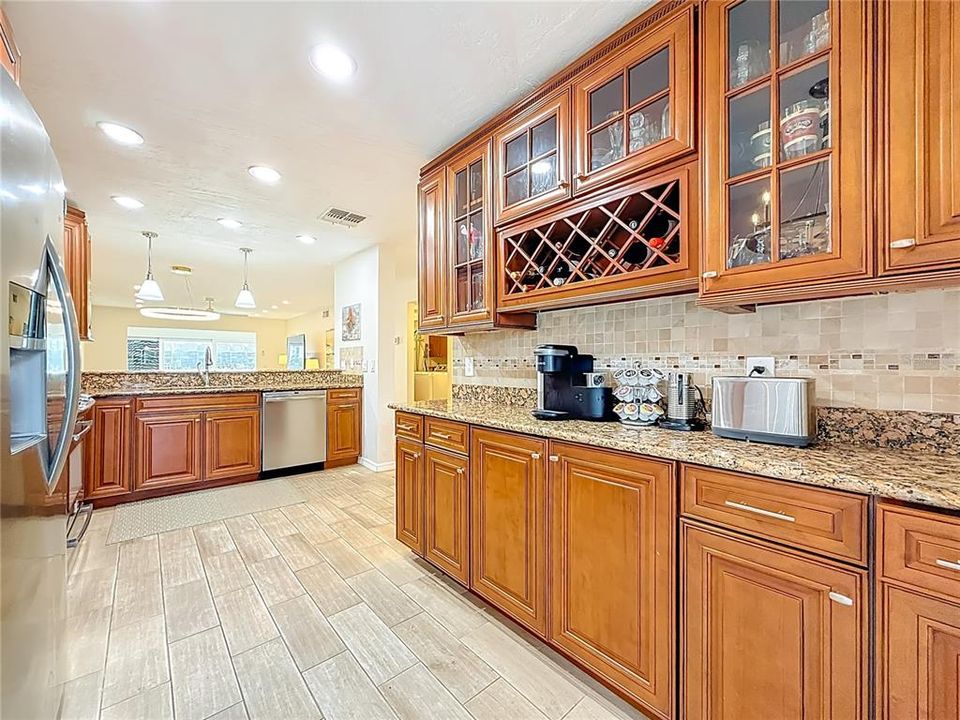 For Sale: $519,900 (2 beds, 2 baths, 1400 Square Feet)