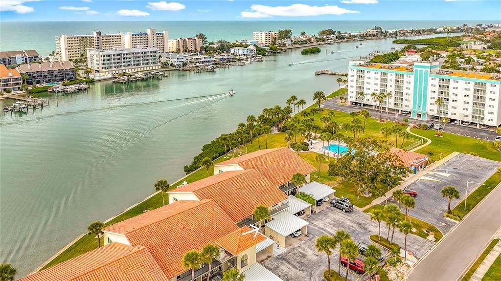 For Sale: $519,900 (2 beds, 2 baths, 1400 Square Feet)