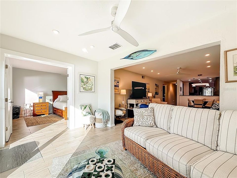 For Sale: $519,900 (2 beds, 2 baths, 1400 Square Feet)