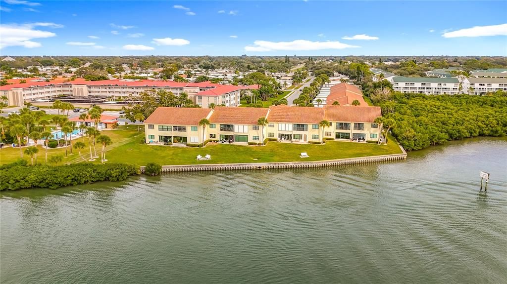 For Sale: $519,900 (2 beds, 2 baths, 1400 Square Feet)