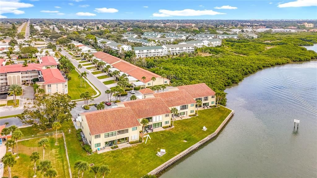 For Sale: $519,900 (2 beds, 2 baths, 1400 Square Feet)