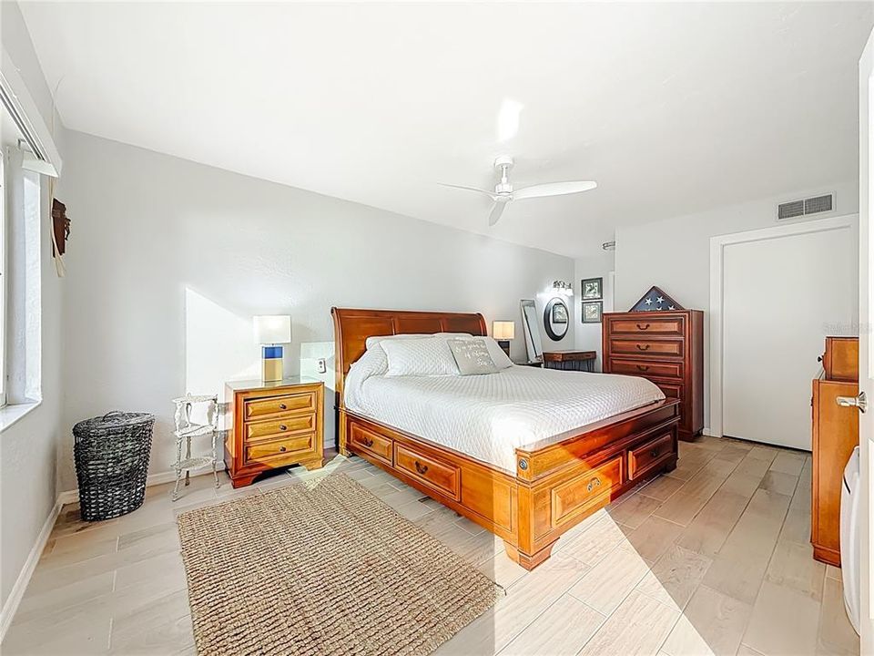 For Sale: $519,900 (2 beds, 2 baths, 1400 Square Feet)