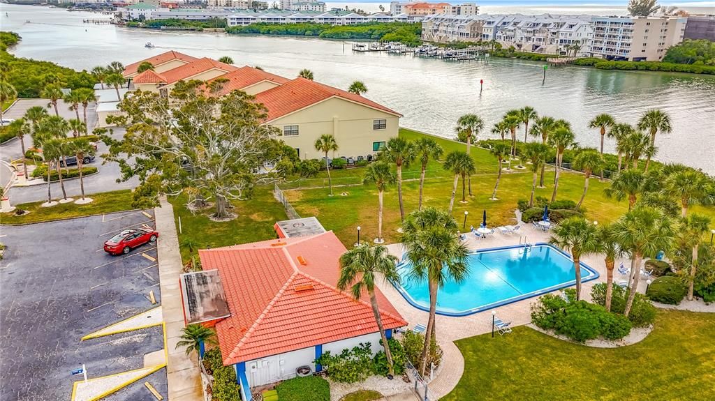 For Sale: $519,900 (2 beds, 2 baths, 1400 Square Feet)