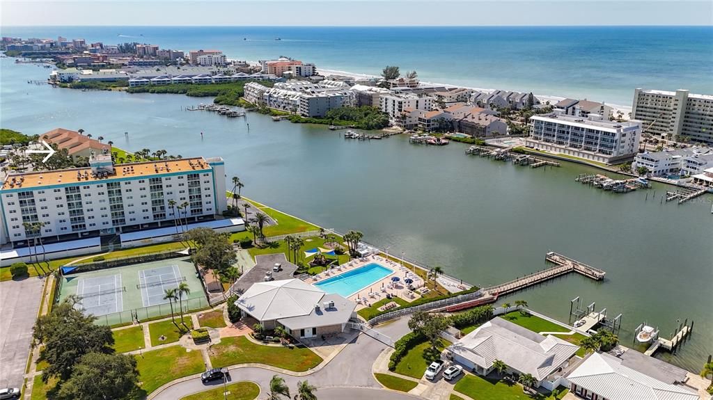 For Sale: $519,900 (2 beds, 2 baths, 1400 Square Feet)