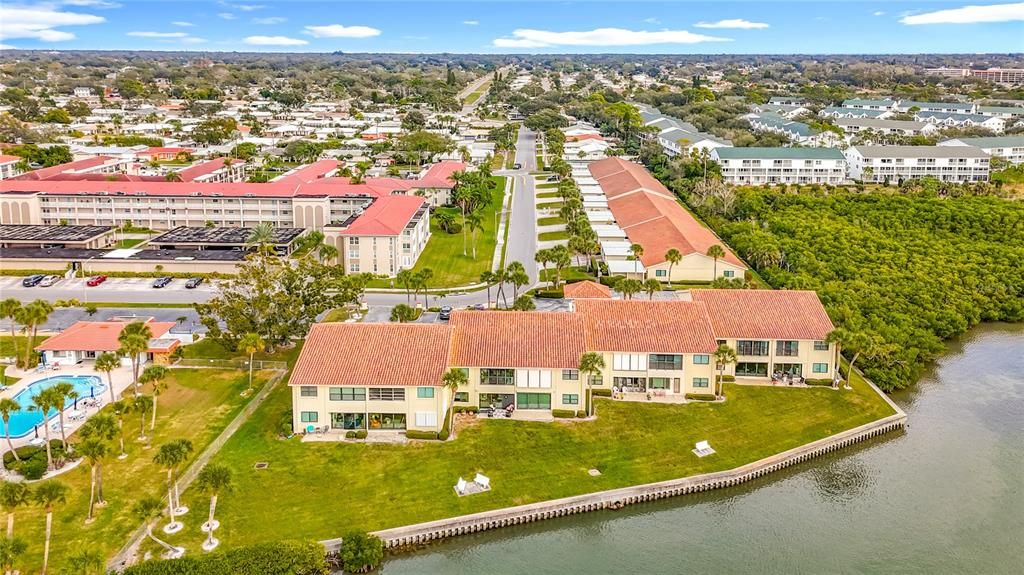 For Sale: $519,900 (2 beds, 2 baths, 1400 Square Feet)