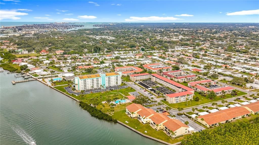 For Sale: $519,900 (2 beds, 2 baths, 1400 Square Feet)