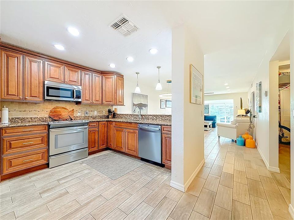 For Sale: $519,900 (2 beds, 2 baths, 1400 Square Feet)