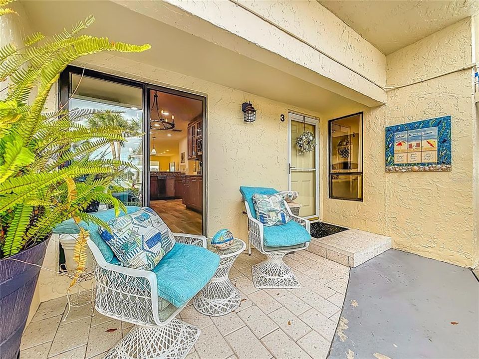 For Sale: $519,900 (2 beds, 2 baths, 1400 Square Feet)