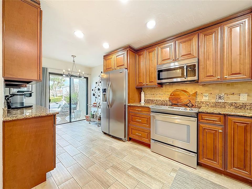 For Sale: $519,900 (2 beds, 2 baths, 1400 Square Feet)