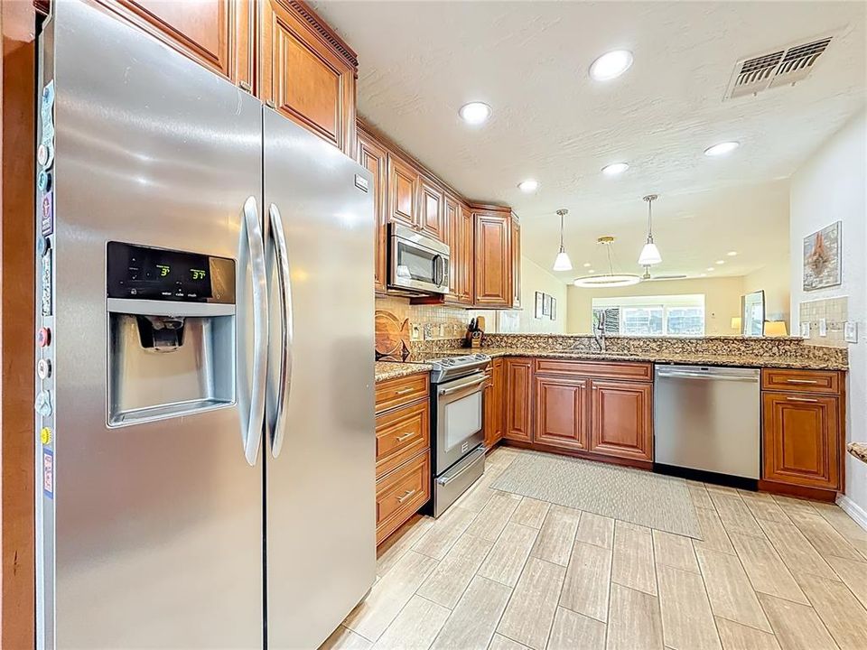 For Sale: $519,900 (2 beds, 2 baths, 1400 Square Feet)