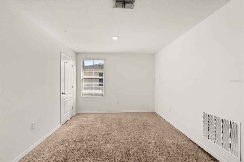 En Venta: $329,900 (3 camas, 2 baños, 1870 Pies cuadrados)