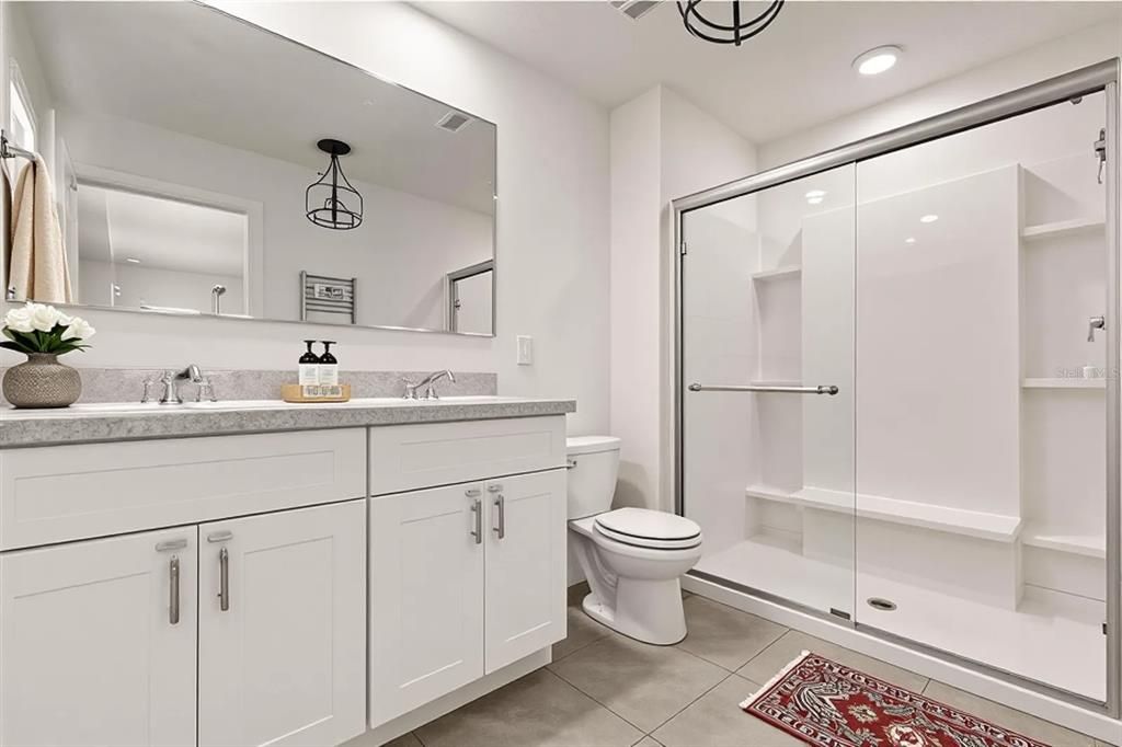 En Venta: $329,900 (3 camas, 2 baños, 1870 Pies cuadrados)