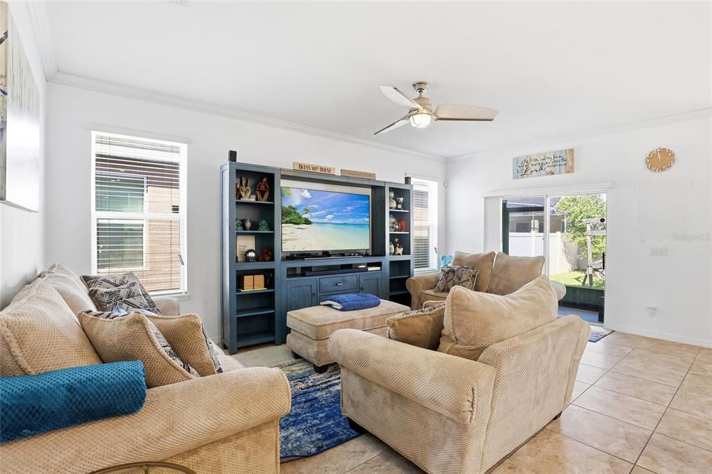 待售: $505,000 (4 贝兹, 3 浴室, 1965 平方英尺)