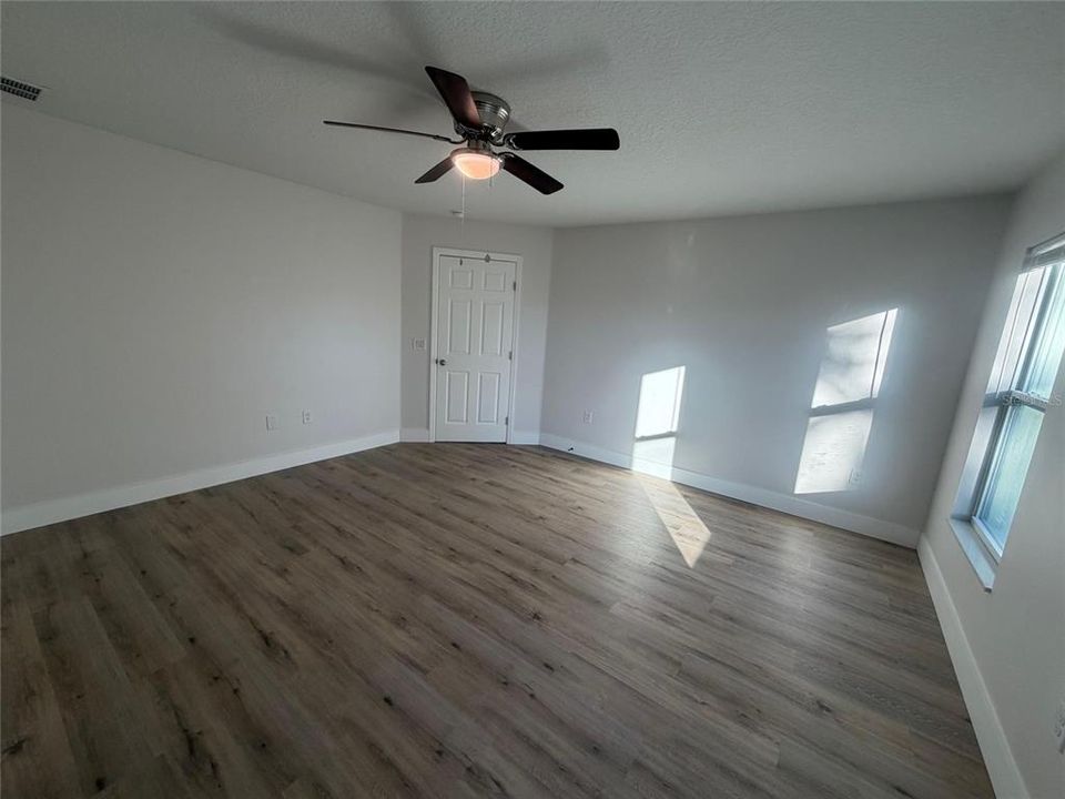 En Venta: $345,000 (3 camas, 2 baños, 1341 Pies cuadrados)