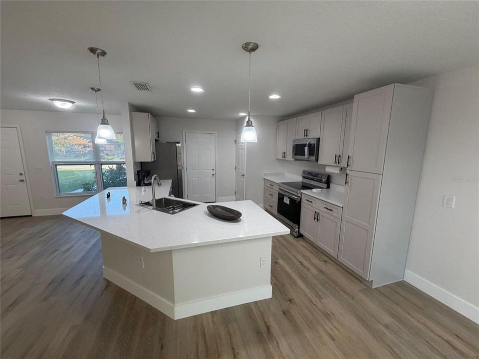 En Venta: $345,000 (3 camas, 2 baños, 1341 Pies cuadrados)