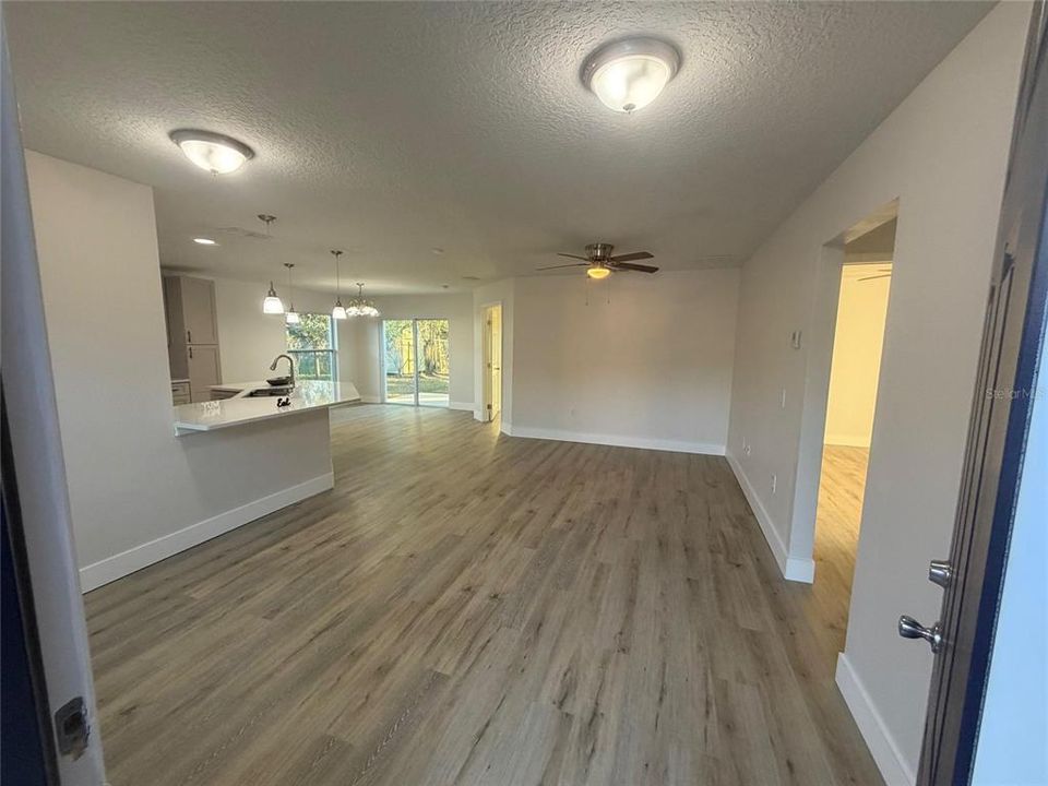 En Venta: $345,000 (3 camas, 2 baños, 1341 Pies cuadrados)