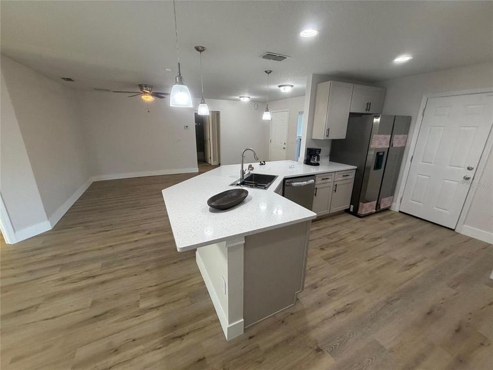 En Venta: $345,000 (3 camas, 2 baños, 1341 Pies cuadrados)