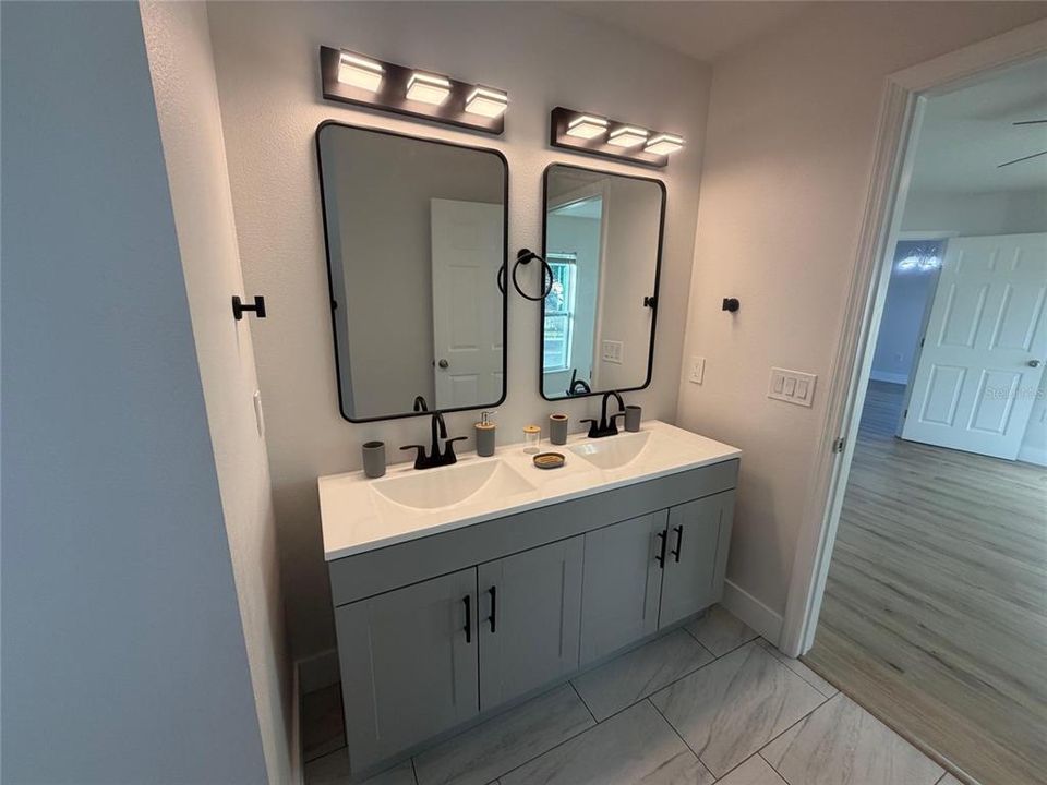 En Venta: $345,000 (3 camas, 2 baños, 1341 Pies cuadrados)