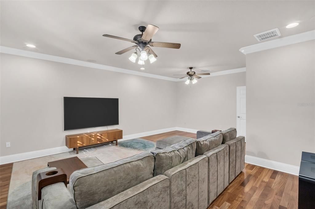 待售: $825,000 (5 贝兹, 3 浴室, 3418 平方英尺)