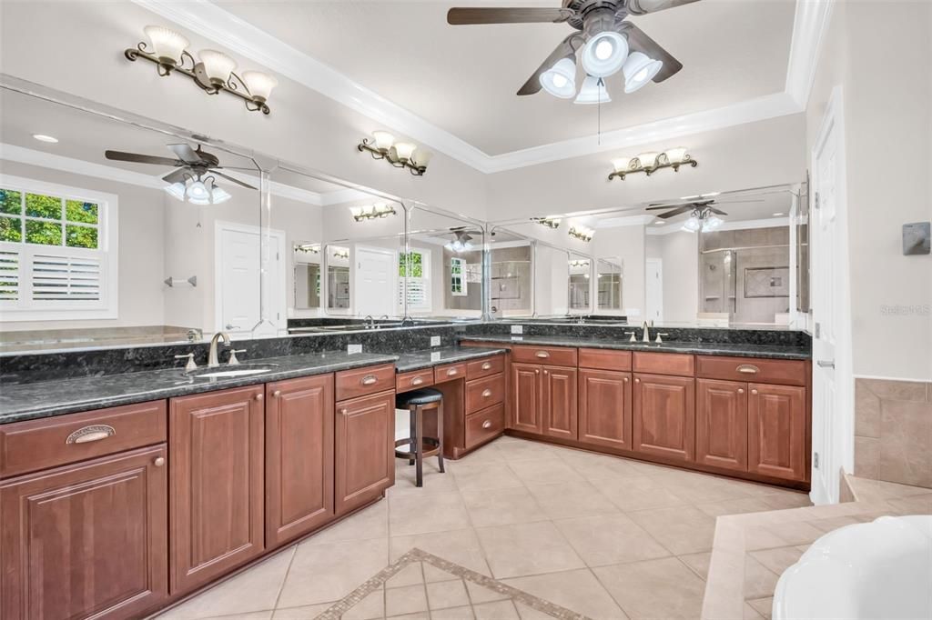 待售: $825,000 (5 贝兹, 3 浴室, 3418 平方英尺)