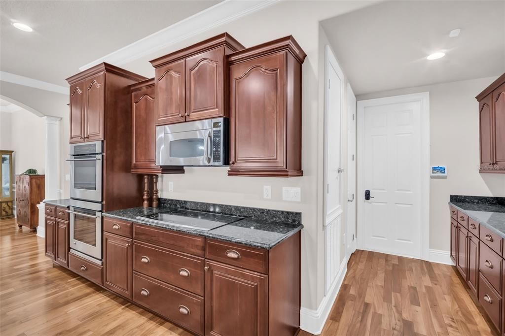 待售: $825,000 (5 贝兹, 3 浴室, 3418 平方英尺)