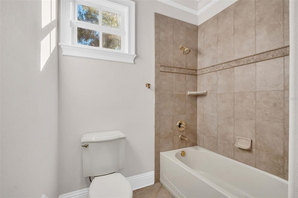 待售: $825,000 (5 贝兹, 3 浴室, 3418 平方英尺)