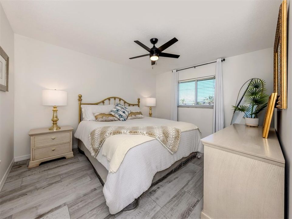 На продажу: $610,000 (3 спален, 2 ванн, 1925 Квадратных фут)