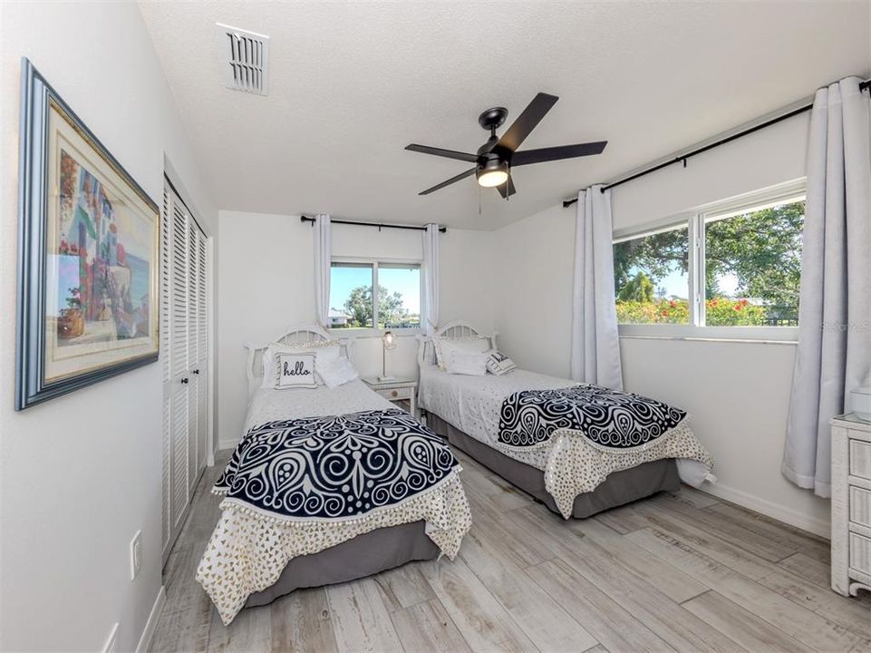 На продажу: $610,000 (3 спален, 2 ванн, 1925 Квадратных фут)