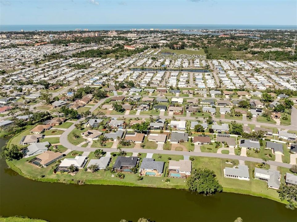 На продажу: $610,000 (3 спален, 2 ванн, 1925 Квадратных фут)