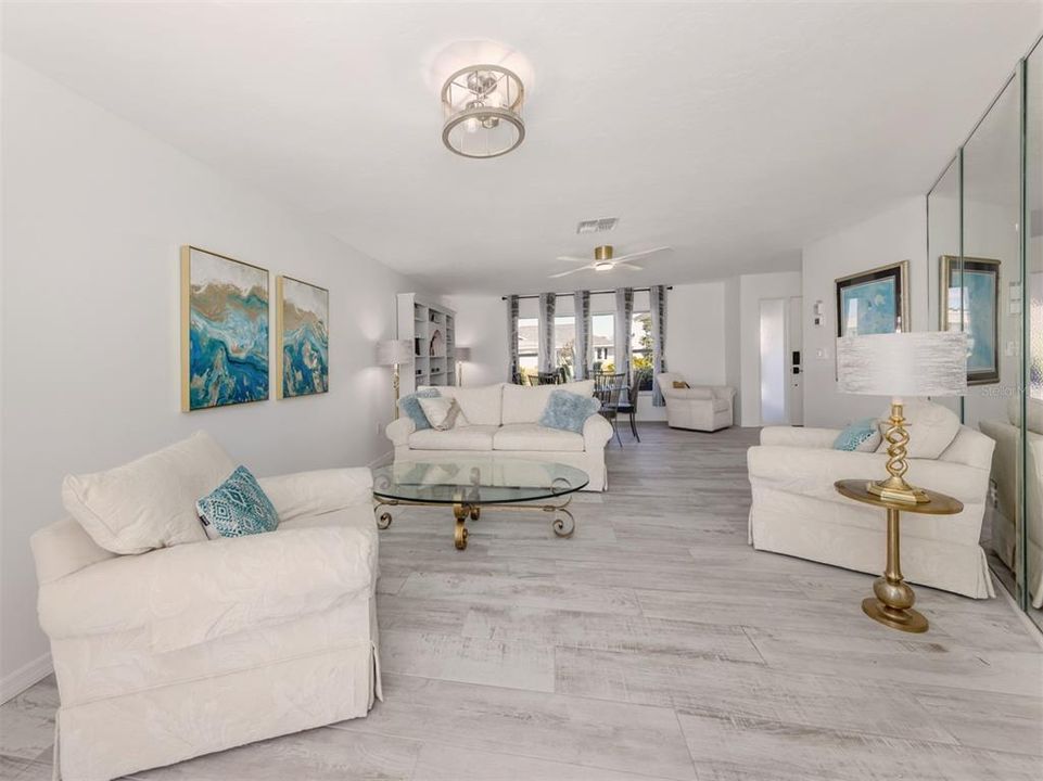 На продажу: $610,000 (3 спален, 2 ванн, 1925 Квадратных фут)