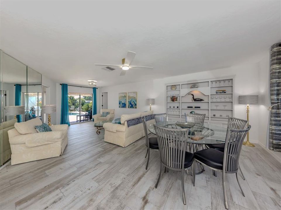 На продажу: $610,000 (3 спален, 2 ванн, 1925 Квадратных фут)