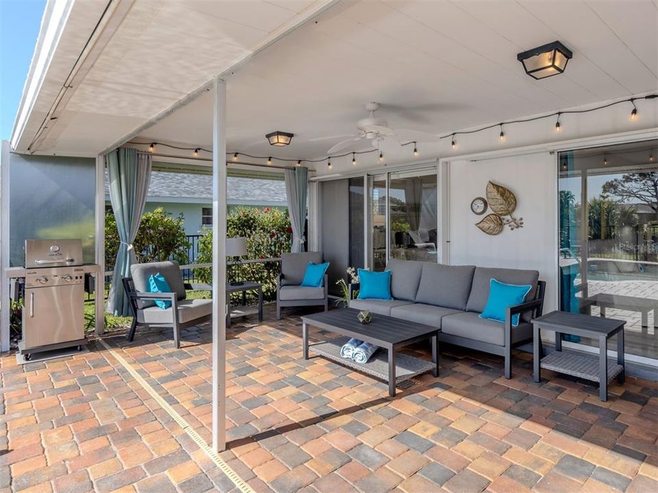 На продажу: $610,000 (3 спален, 2 ванн, 1925 Квадратных фут)