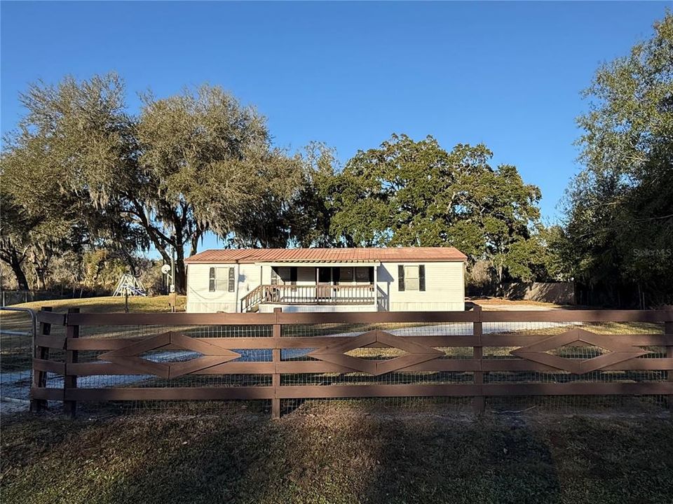 For Sale: $259,900 (3 beds, 2 baths, 1248 Square Feet)