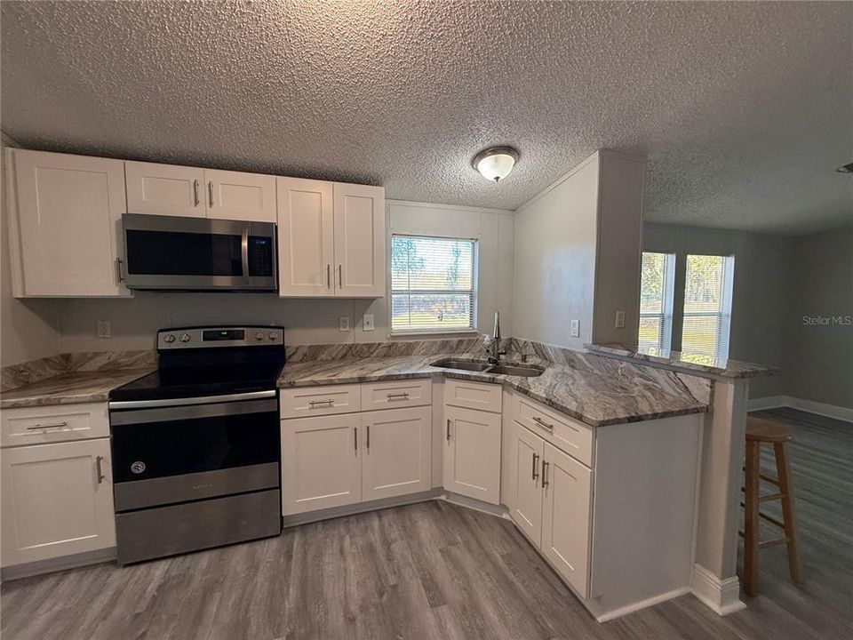 For Sale: $259,900 (3 beds, 2 baths, 1248 Square Feet)