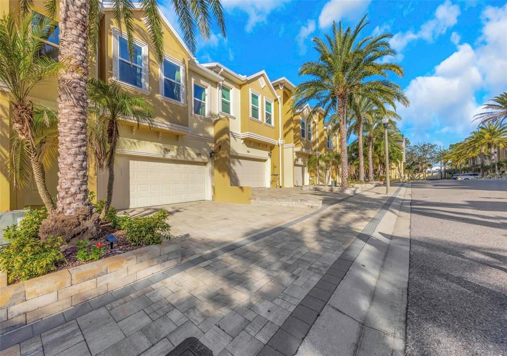 待售: $475,000 (3 贝兹, 2 浴室, 2230 平方英尺)