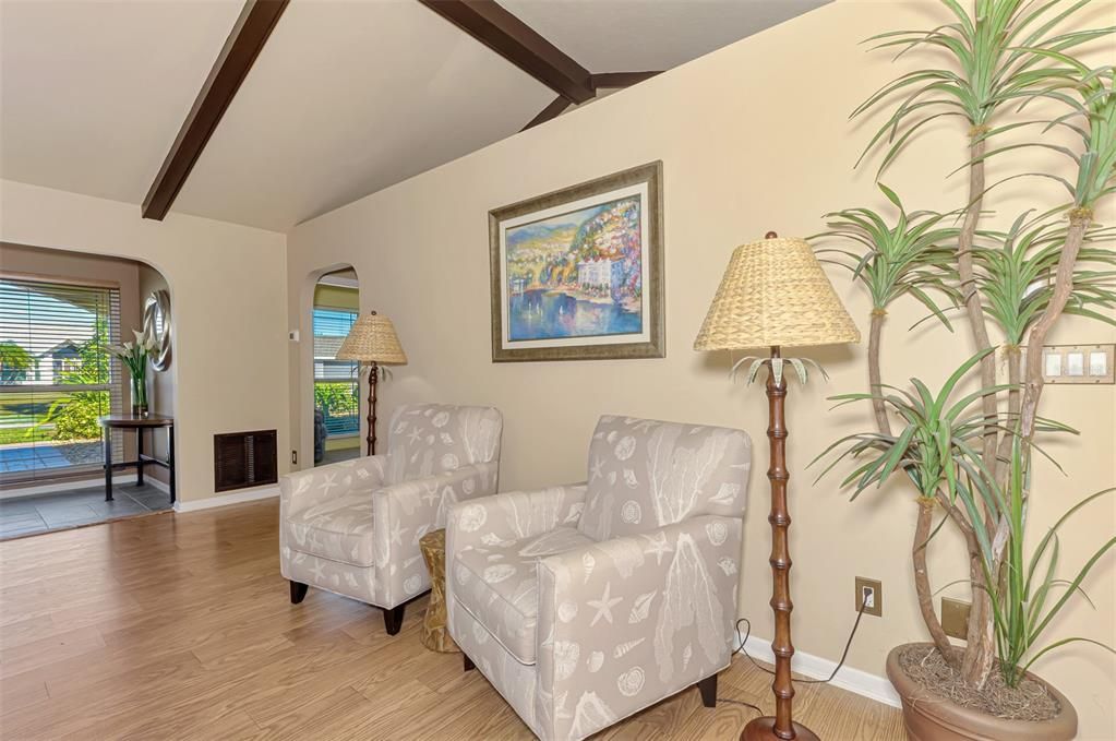 На продажу: $595,000 (3 спален, 2 ванн, 2002 Квадратных фут)