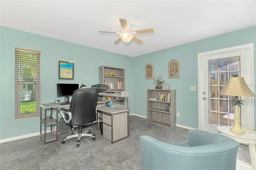 На продажу: $595,000 (3 спален, 2 ванн, 2002 Квадратных фут)